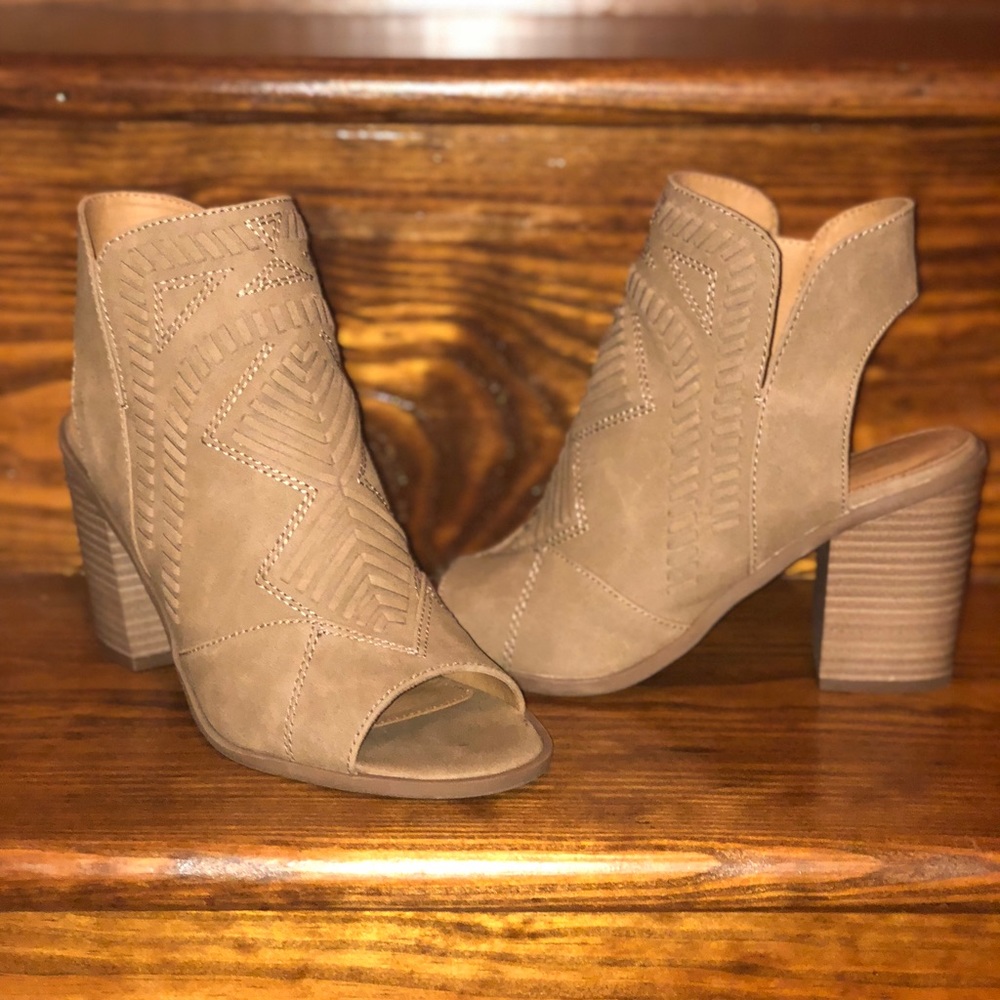 PEEP TOE BOOTIES